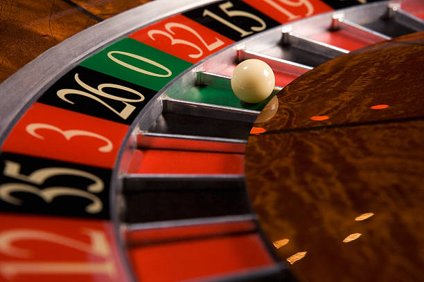 AduQ card game table on juniortogel login showing three-card hands and betting action